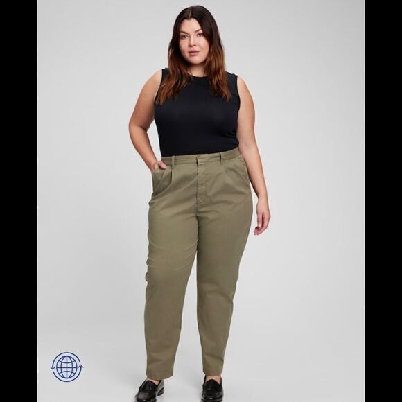 Gap | Pleated Khaki  - Picture 1 of 3